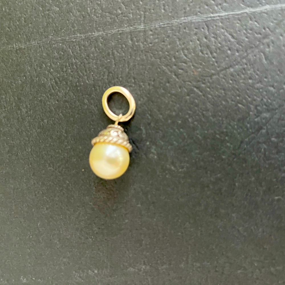 Brighton Pearl Charm